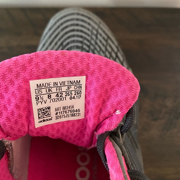 Women’s Adidas Boost Running Shoes. Size 9.5. - Picture 7 of 7